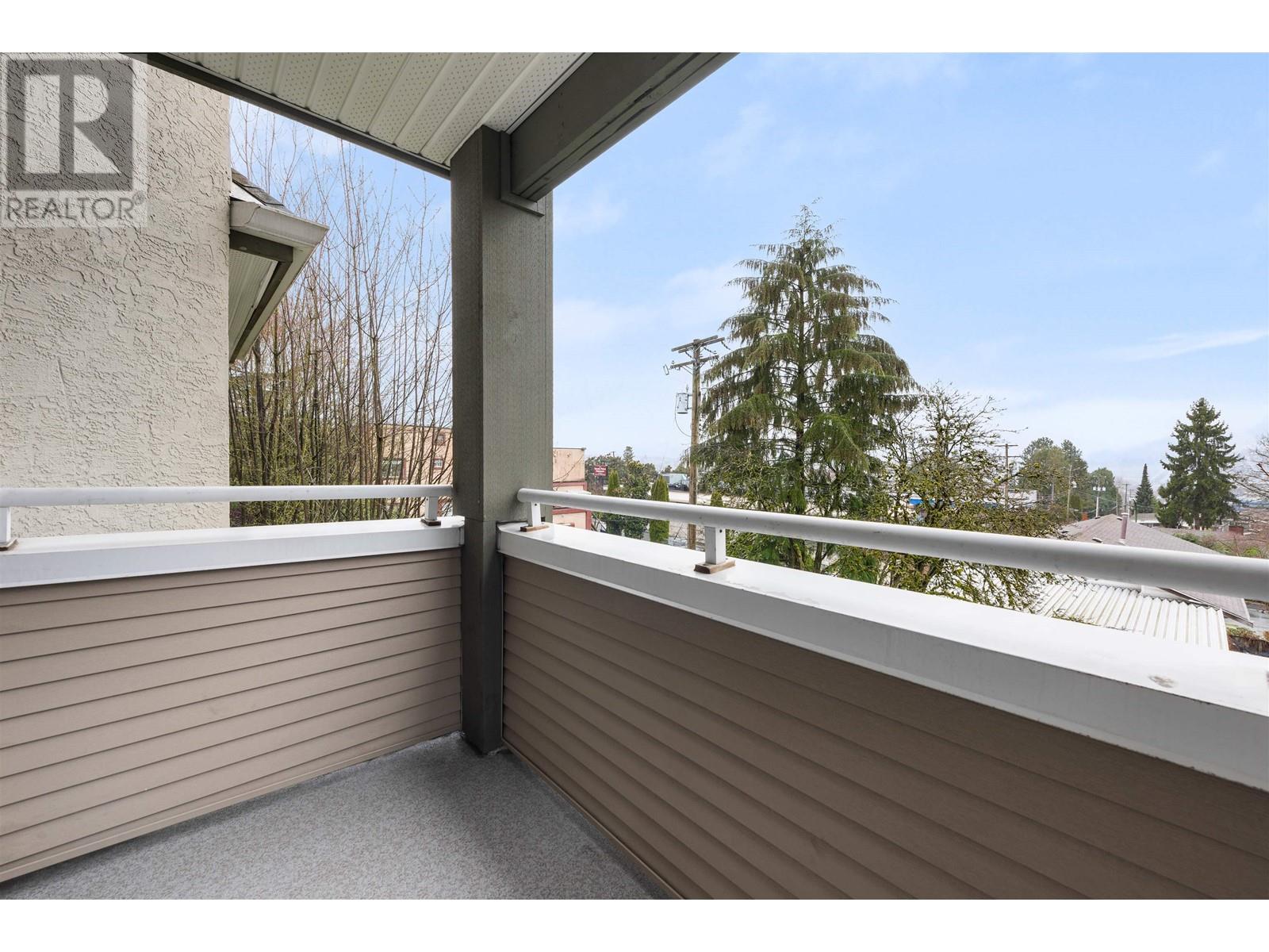 Listing Picture 14 of 18 : 308 3733 NORFOLK STREET, Burnaby / 本拿比 - 魯藝地產 Yvonne Lu Group - MLS Medallion Club Member