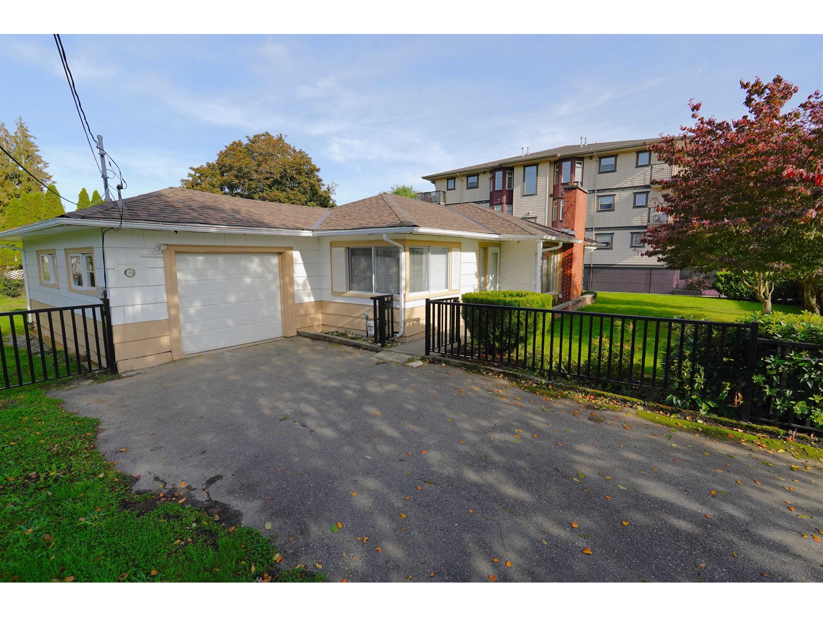 Property at 45521 SPADINA AVENUE image 2