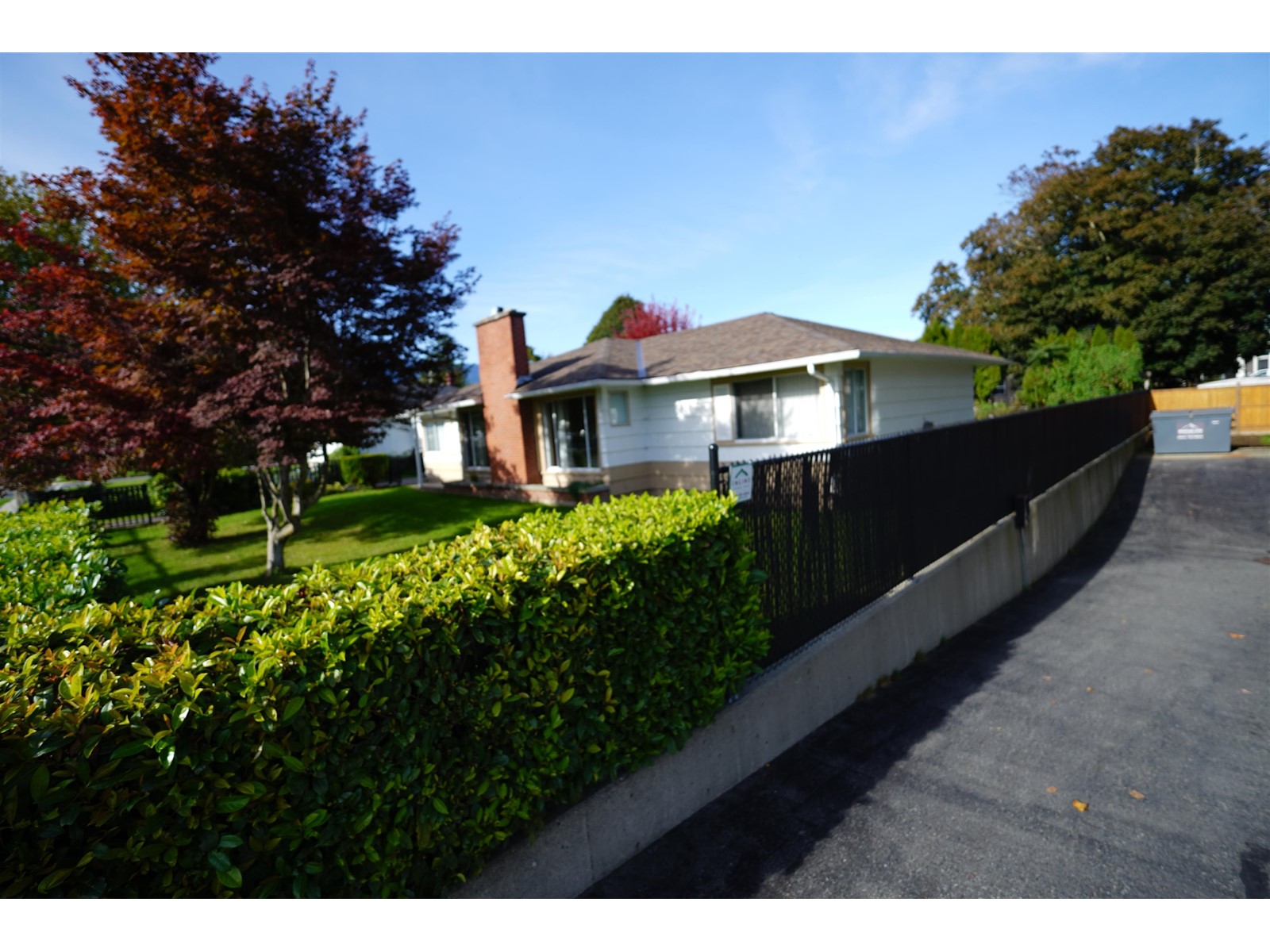 Property at 45521 SPADINA AVENUE image 4