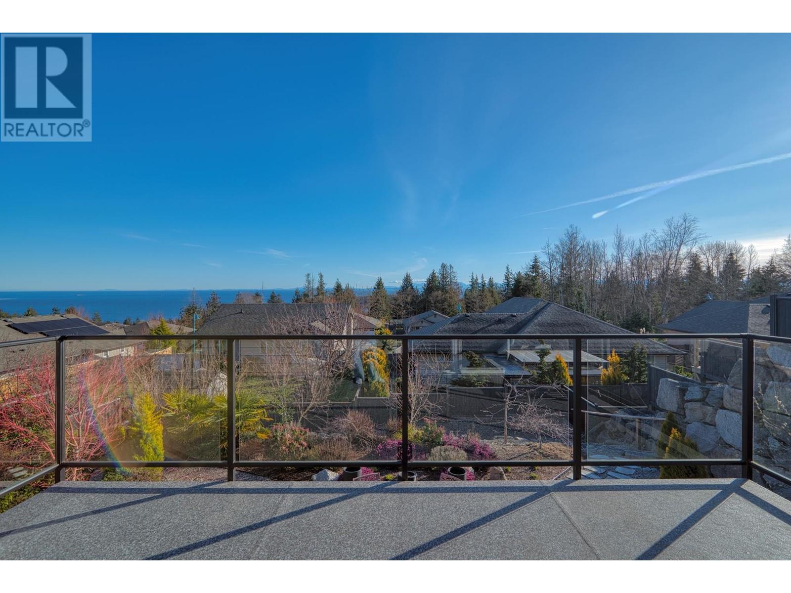 6263 Apollo Road, Sechelt, British Columbia  V7Z 0N7 - Photo 4 - R2977575