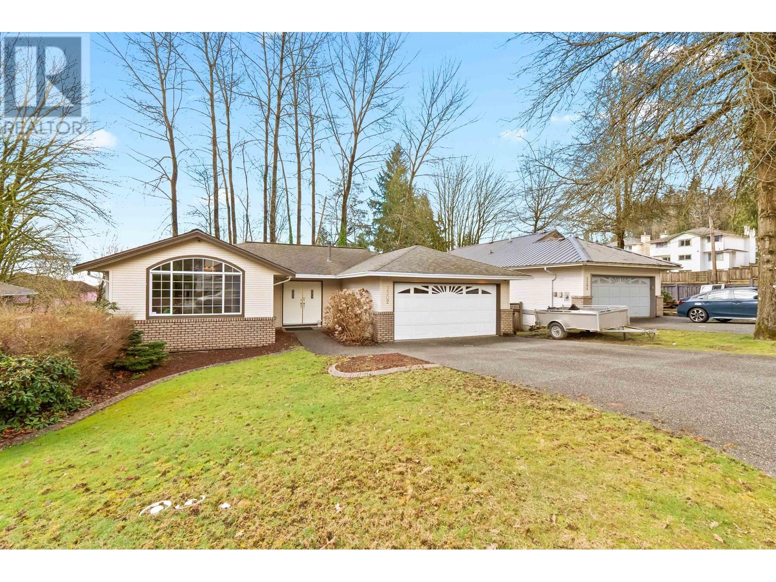 3302 Robson Drive, Coquitlam, British Columbia  V3E 2X8 - Photo 2 - R2978805