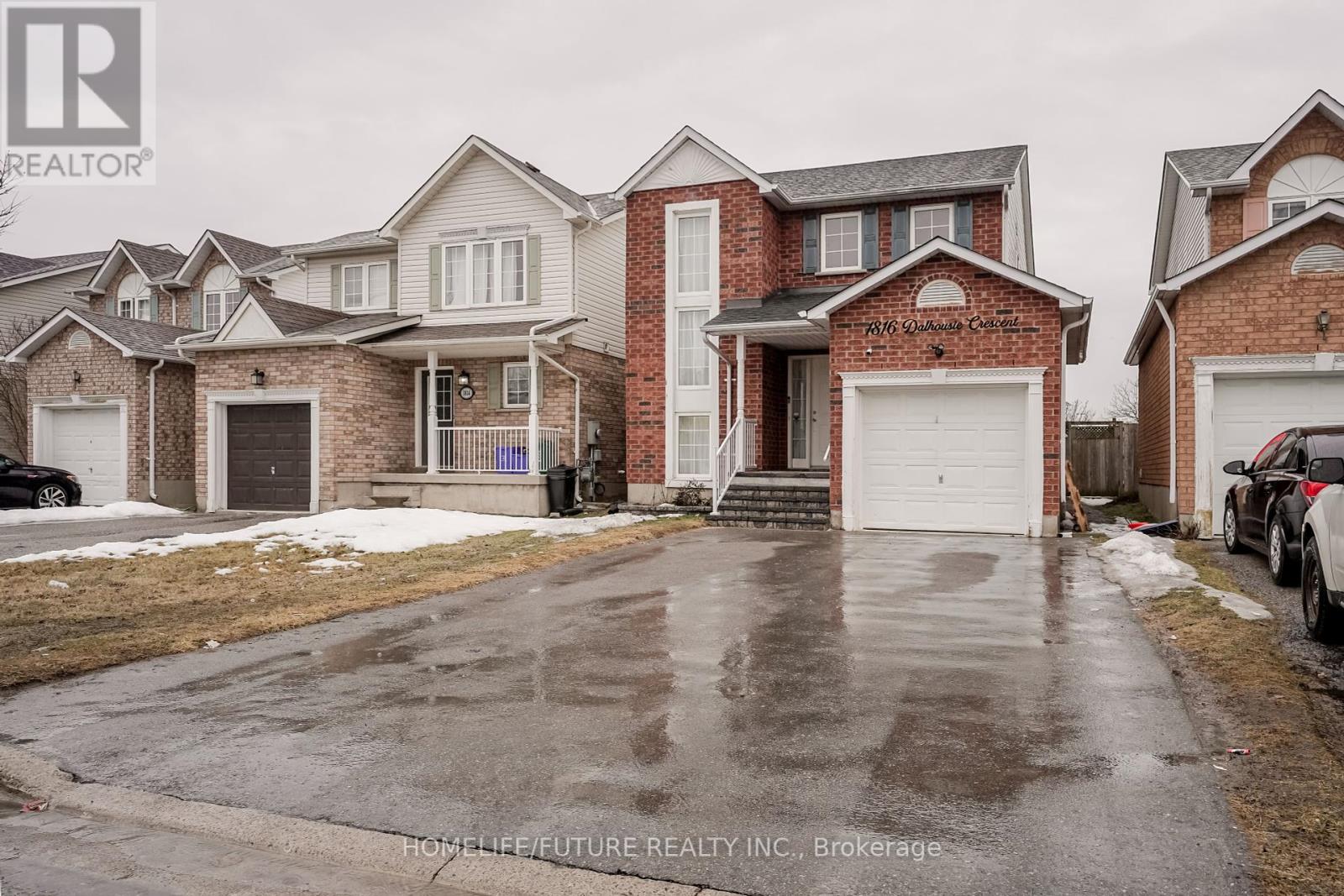 Property at 1816 DALHOUSIE CRESCENT image 2