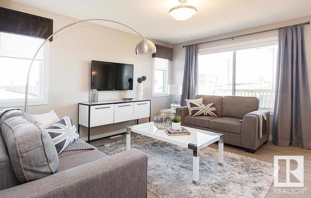 Property at 175 Savoy CR image 3