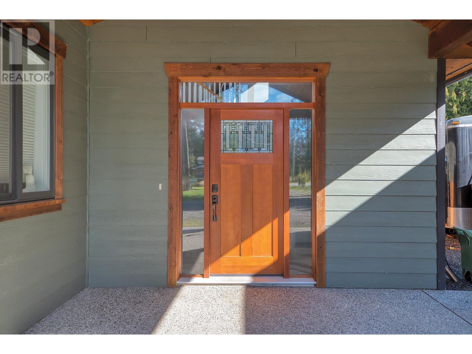 Property at 1238 GRANDVIEW ROAD image 4