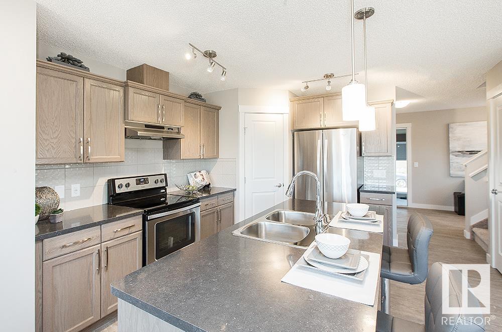 Property at 259 Savoy CR image 5