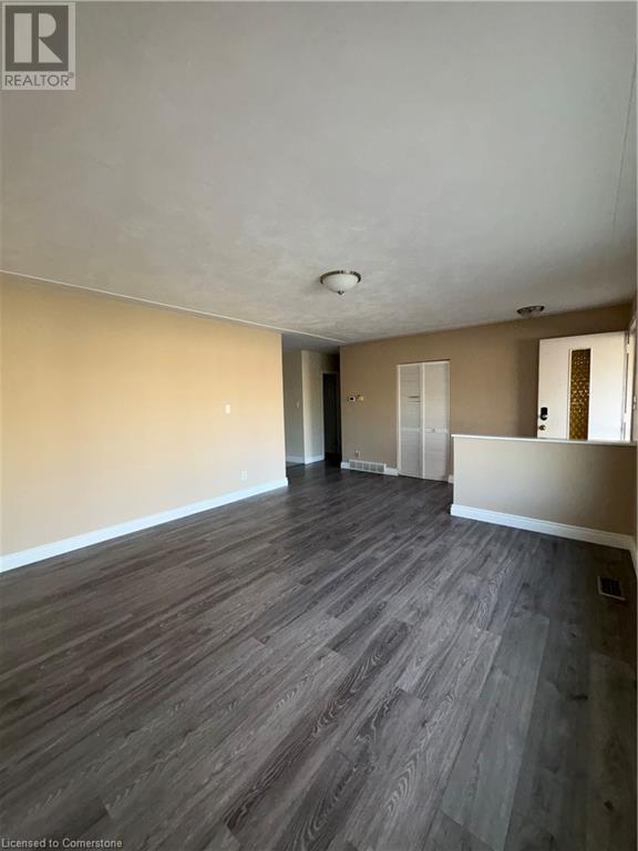 105 Westmount Road E, Kitchener, Ontario  N2M 4Y6 - Photo 3 - 40703154