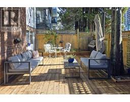 105 1515 CHESTERFIELD AVENUE, North Vancouver, British Columbia