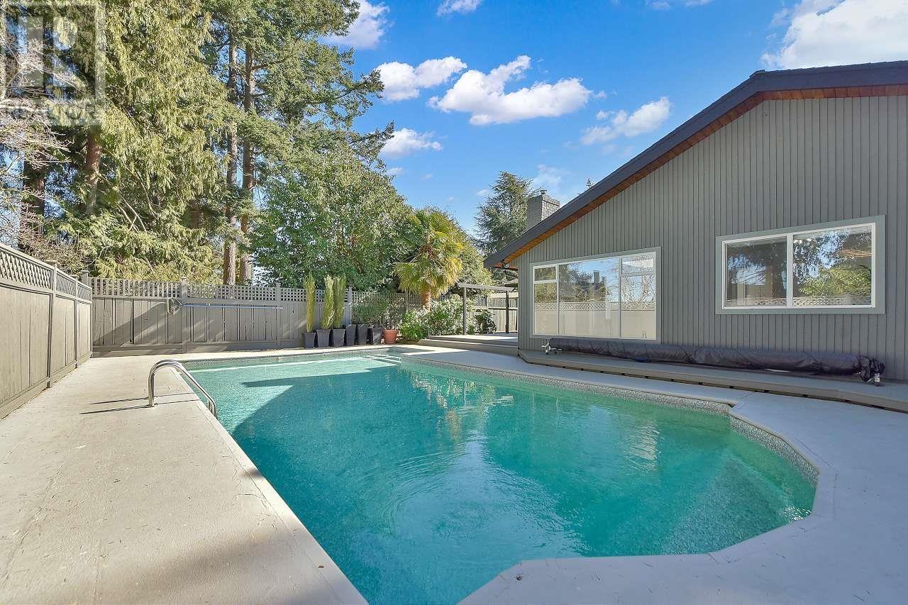 Property at 5301 4A AVENUE image 4