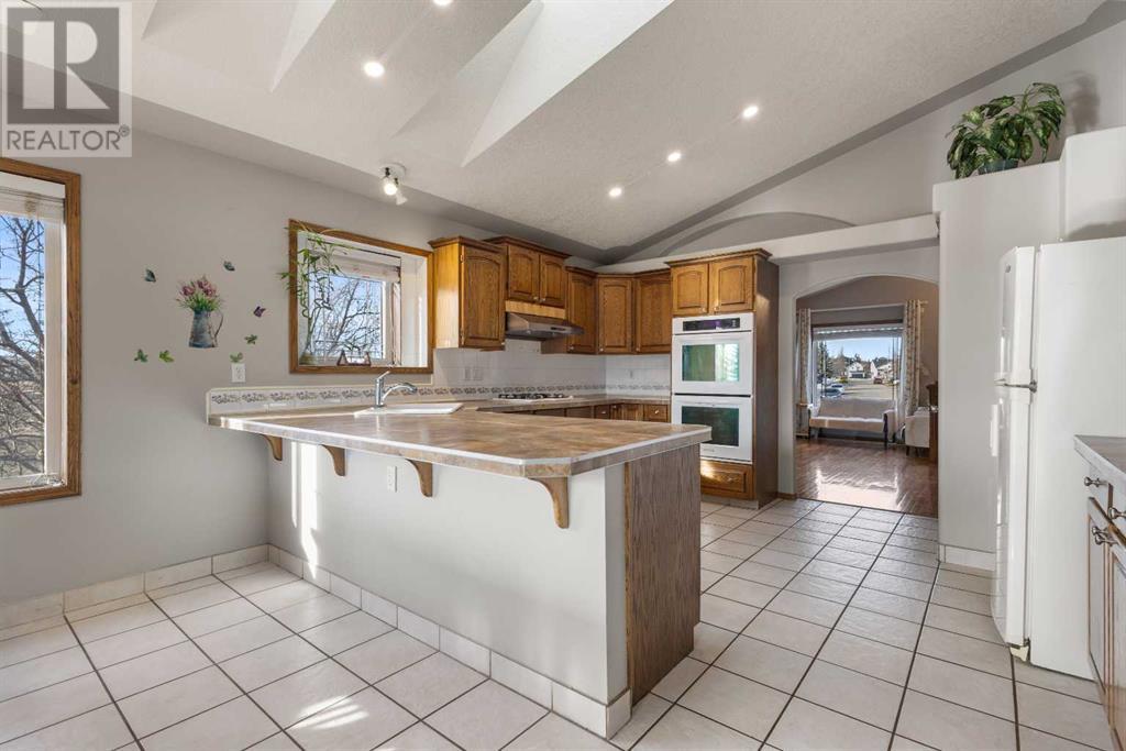 120 Somerglen Common Sw, Calgary, Alberta  T2Y 4A3 - Photo 8 - A2197327