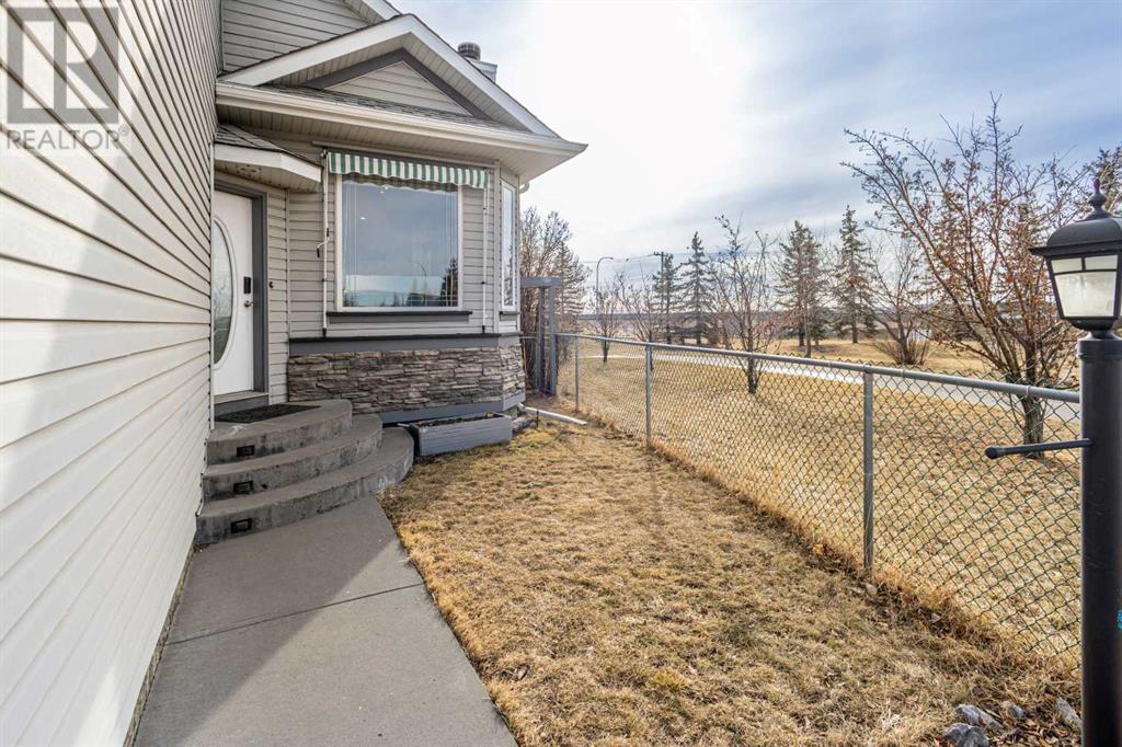 120 Somerglen Common Sw, Calgary, Alberta  T2Y 4A3 - Photo 36 - A2197327