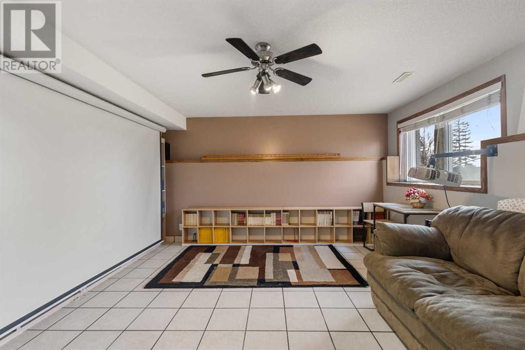 120 Somerglen Common Sw, Calgary, Alberta  T2Y 4A3 - Photo 28 - A2197327