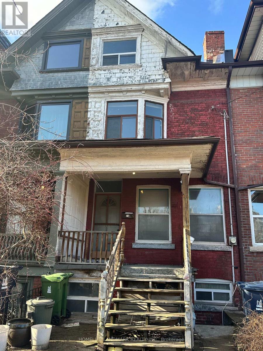 24 DENISON SQUARE, Toronto (Kensington-Chinatown), Ontario - One ...