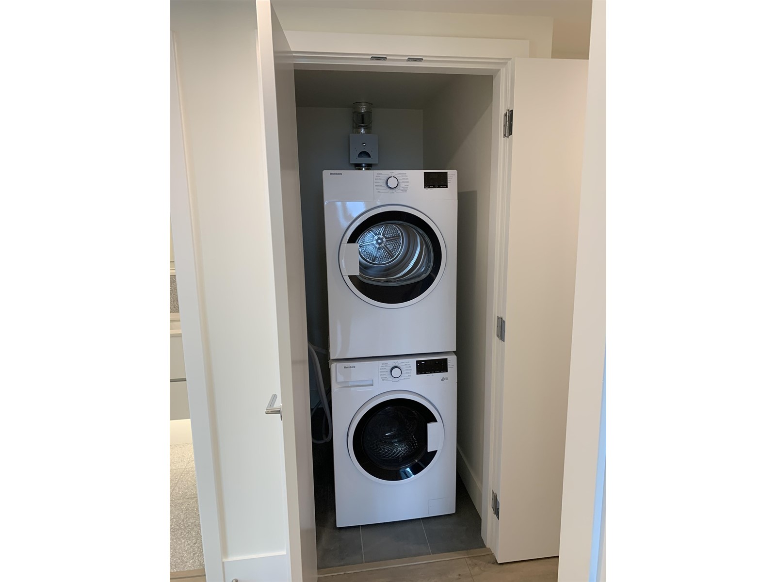 1808 10428 Whalley Boulevard, Surrey, British Columbia  V3T 1W6 - Photo 8 - R2978857