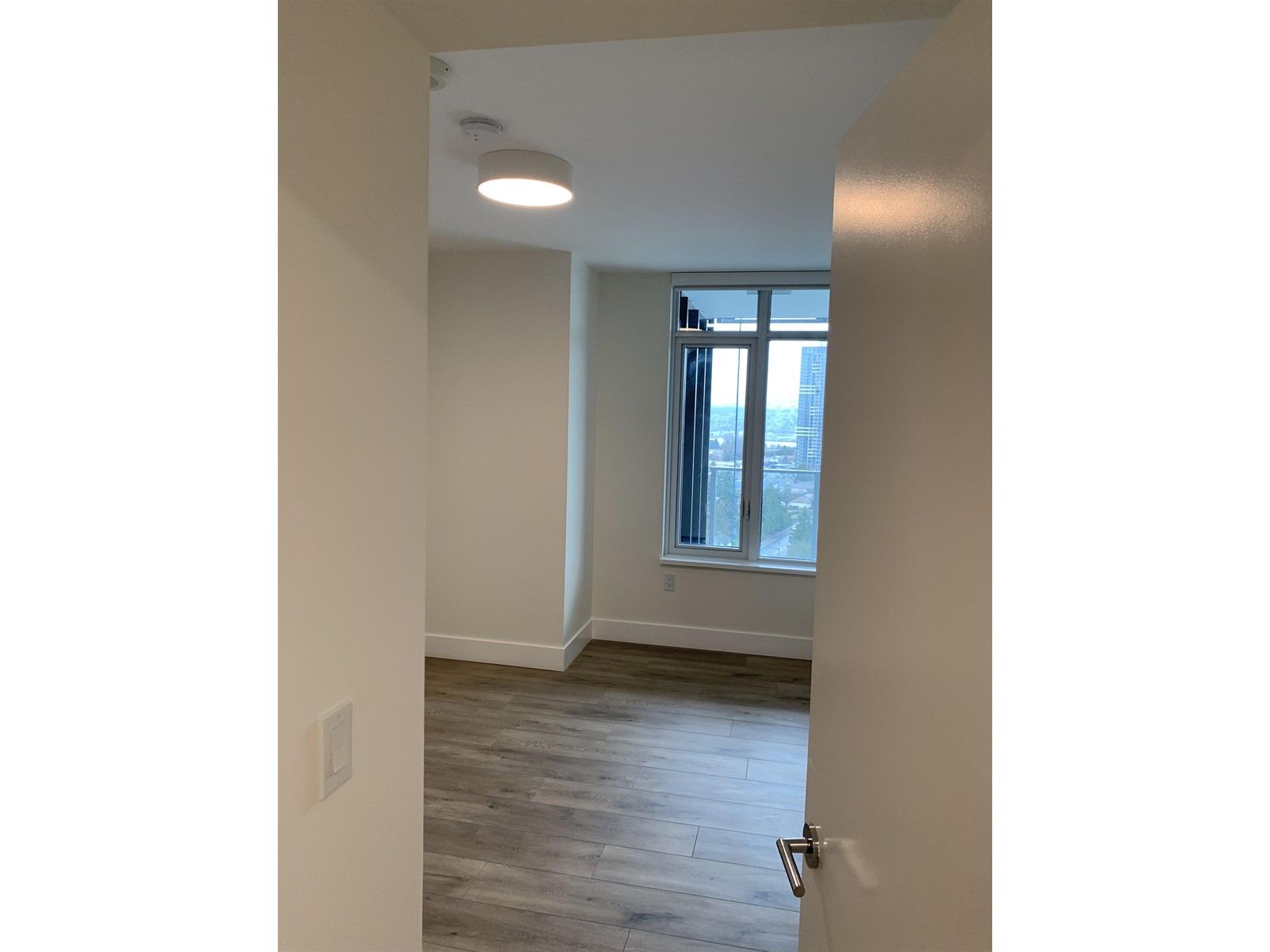 1808 10428 Whalley Boulevard, Surrey, British Columbia  V3T 1W6 - Photo 6 - R2978857