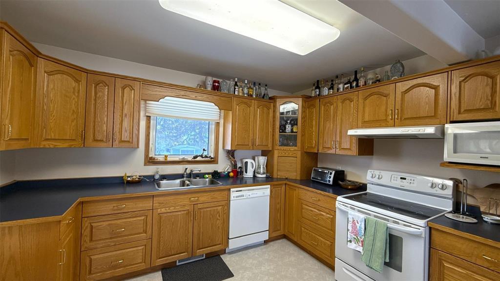 302 9th Avenue S, Swan River, Manitoba  R0L 1Z0 - Photo 4 - 202505374