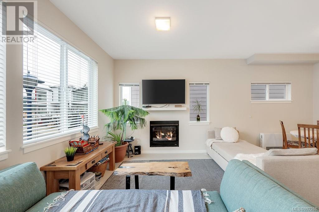 Property at 934 Summerstone Run image 5