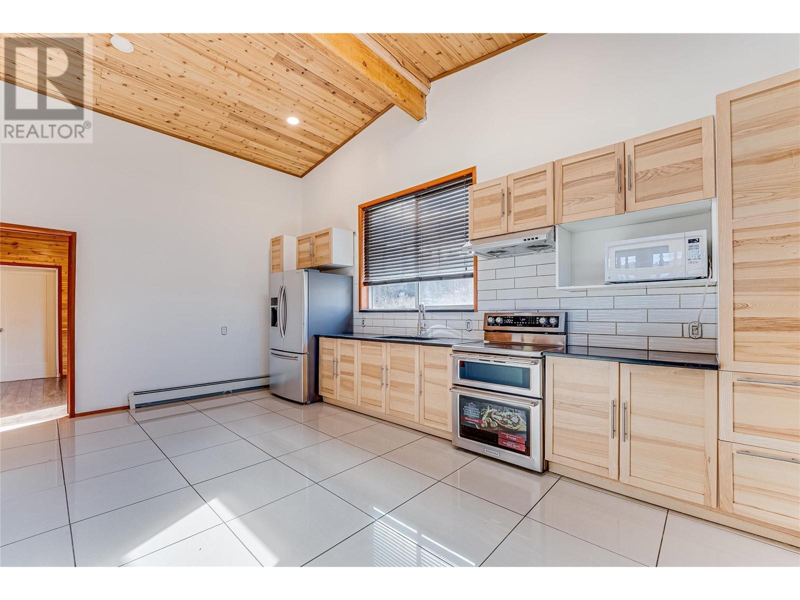 6650 Okanagan Avenue, Vernon, British Columbia  V1H 1M2 - Photo 22 - 10338053
