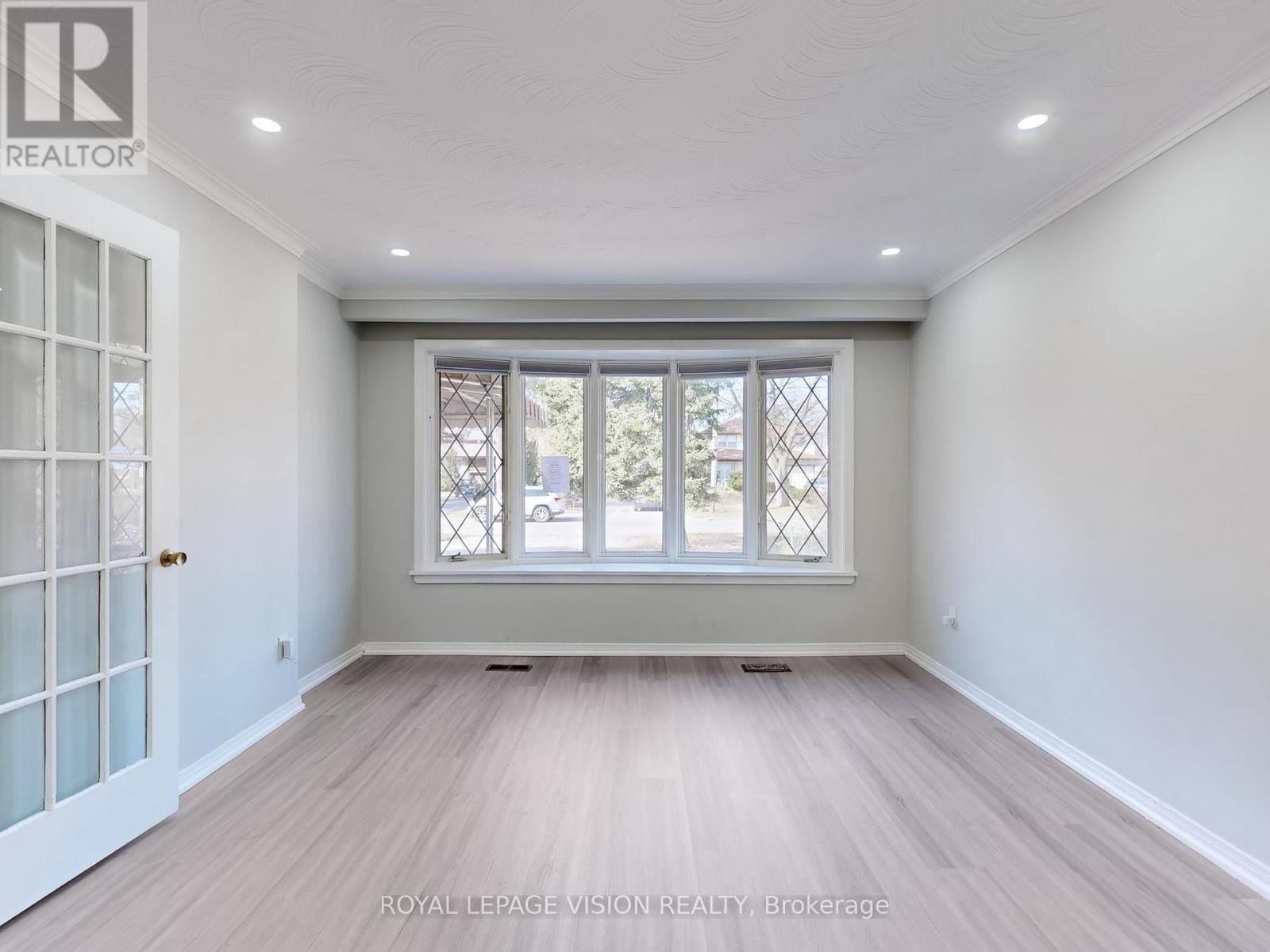Property at 27 WESTCROFT DRIVE image 2