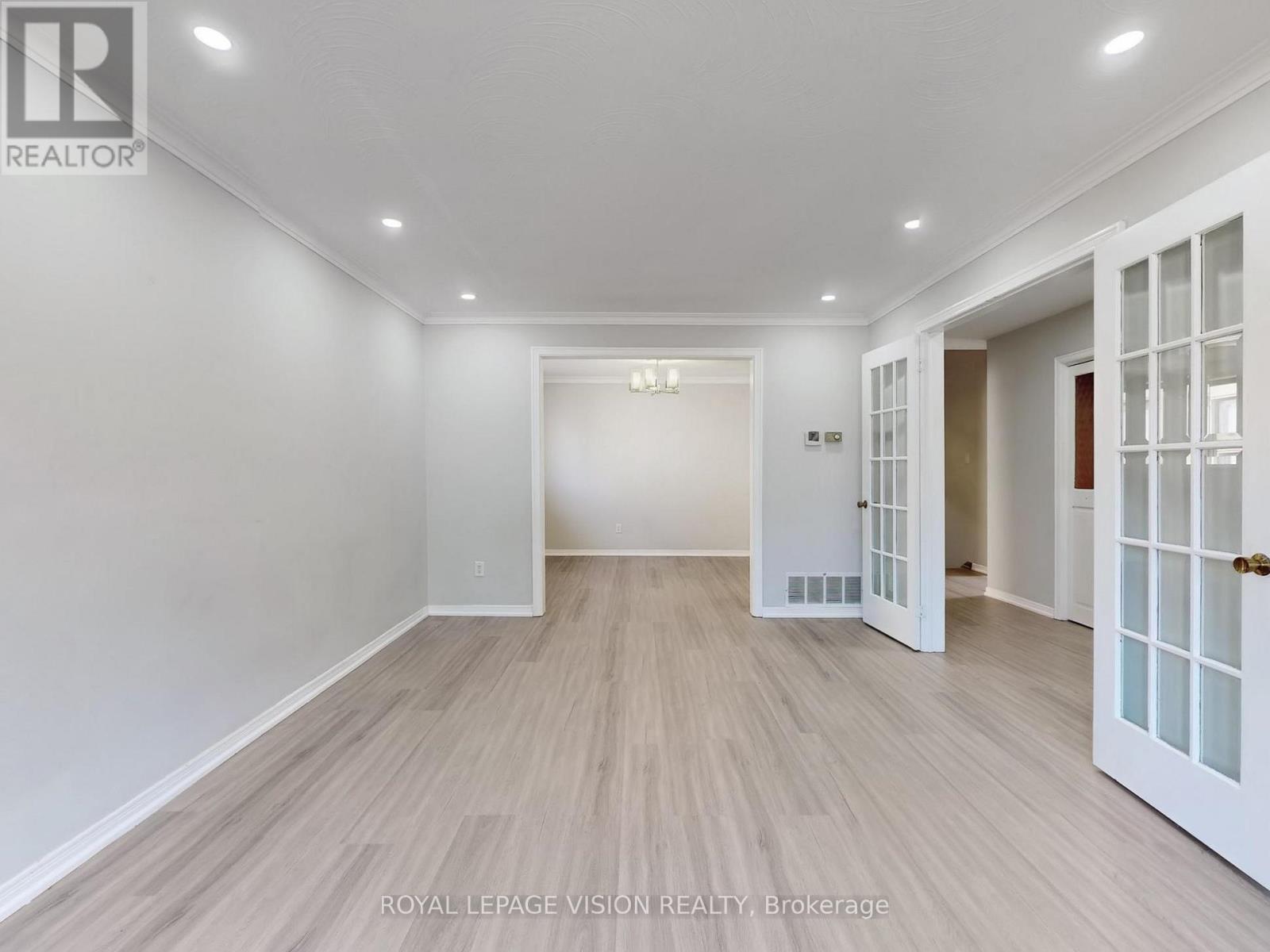 Property at 27 WESTCROFT DRIVE image 3