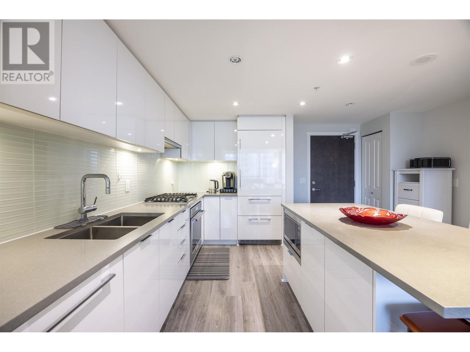 702 6638 DUNBLANE AVENUE, burnaby, British Columbia