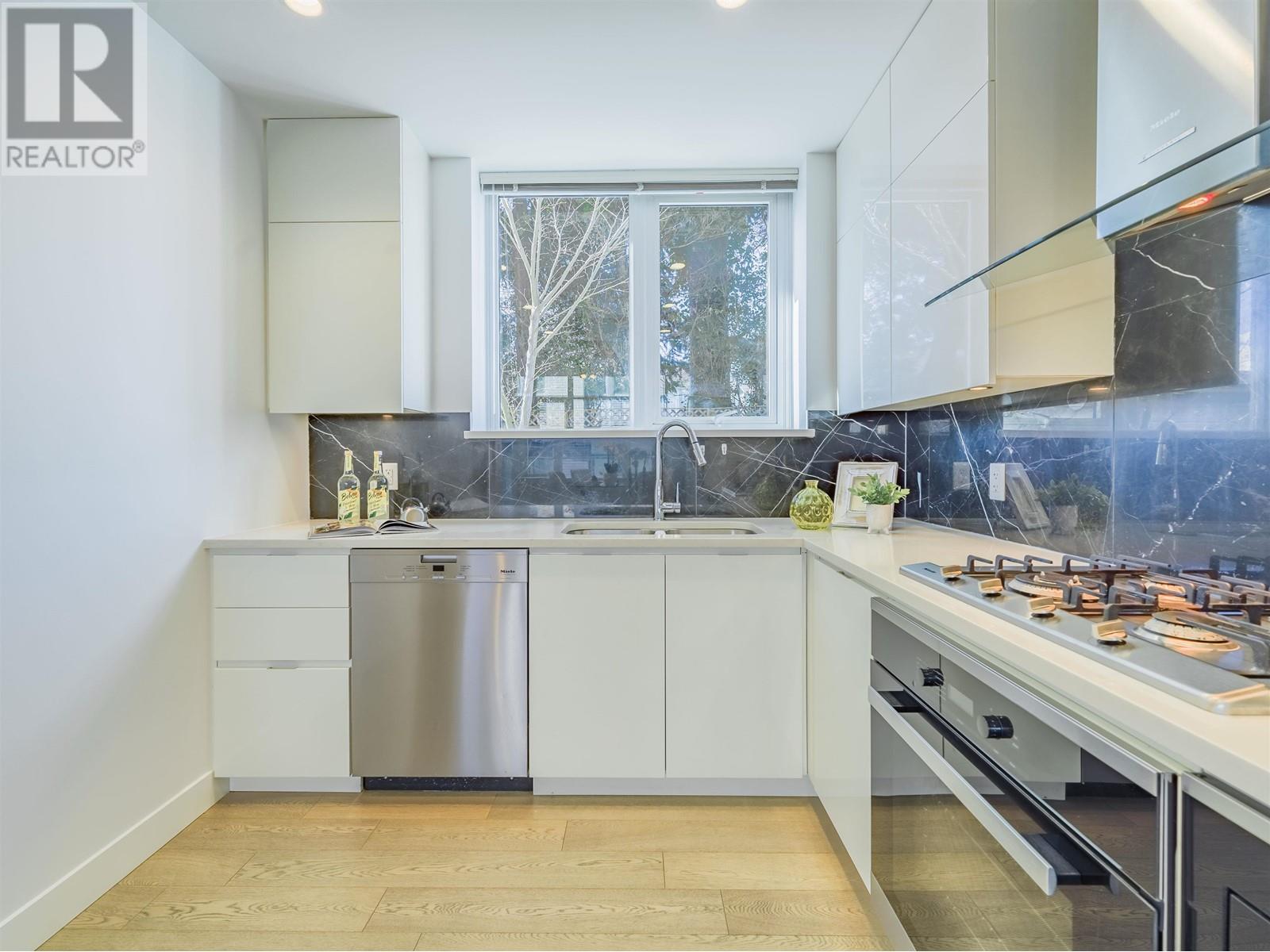 6723 Cambie Street, Vancouver, British Columbia  V6P 3H1 - Photo 8 - R2978591