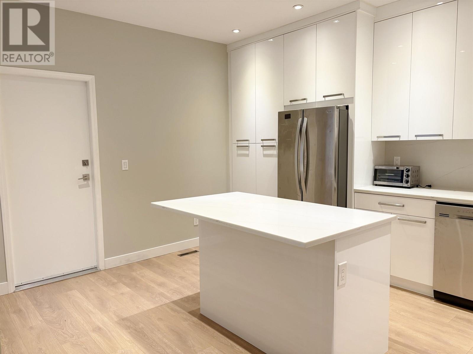 Listing Picture 10 of 23 : 28 9800 KILBY DRIVE, Richmond / 烈治文 - 魯藝地產 Yvonne Lu Group - MLS Medallion Club Member