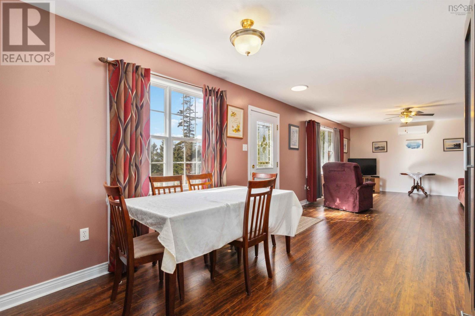 8491 St Margarets Bay Road, Black Point, Nova Scotia  B0J 1B0 - Photo 11 - 202505117