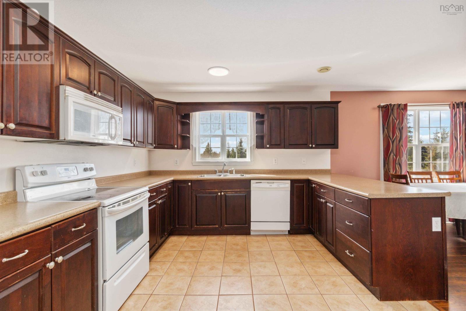 8491 St Margarets Bay Road, Black Point, Nova Scotia  B0J 1B0 - Photo 13 - 202505117