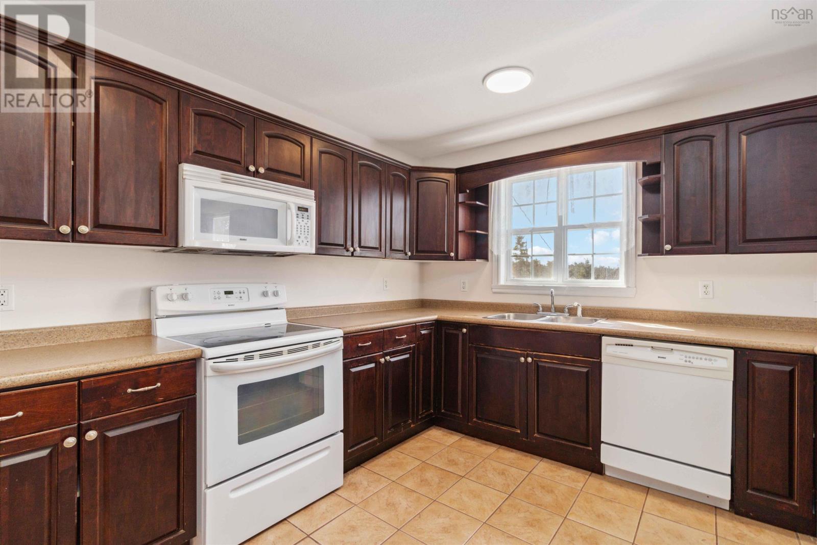 8491 St Margarets Bay Road, Black Point, Nova Scotia  B0J 1B0 - Photo 14 - 202505117