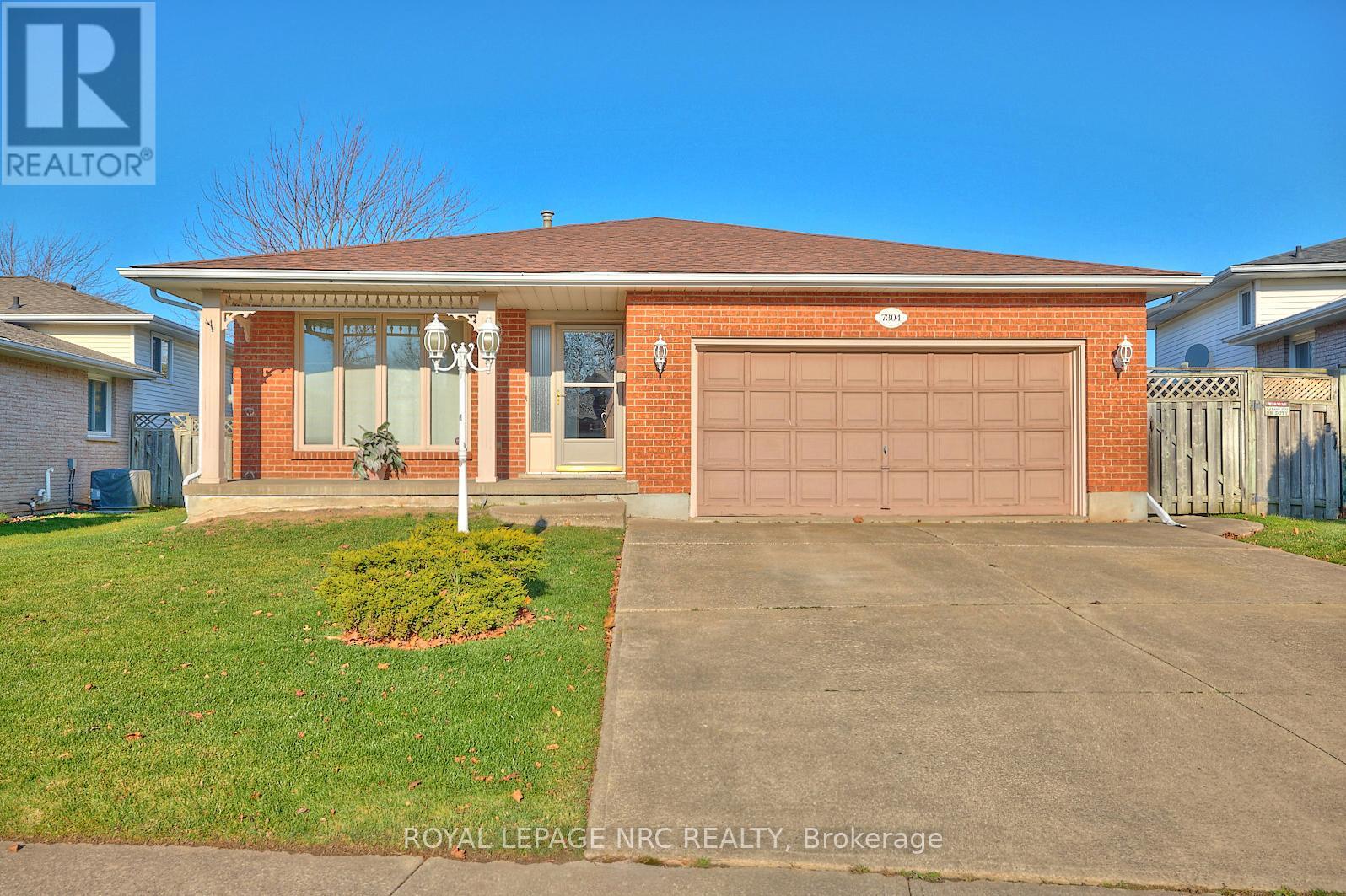 Property at 7304 LAKEWOOD CRESCENT image 1