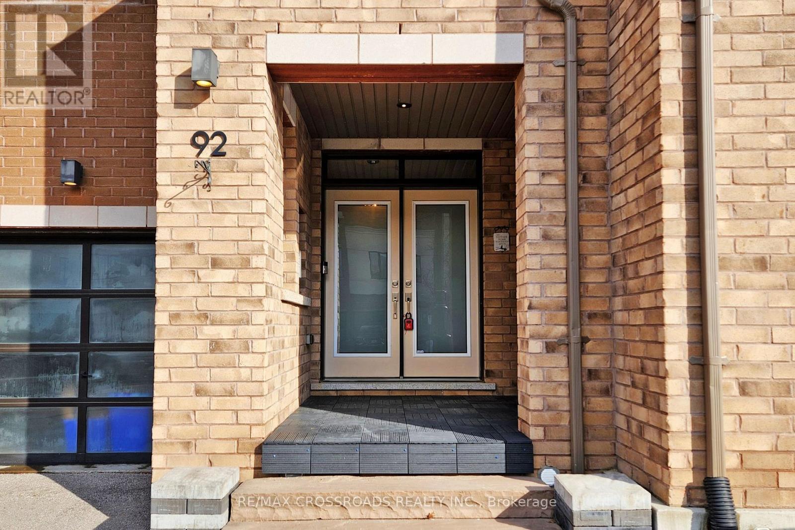 Property at 92 DARIOLE DRIVE image 3