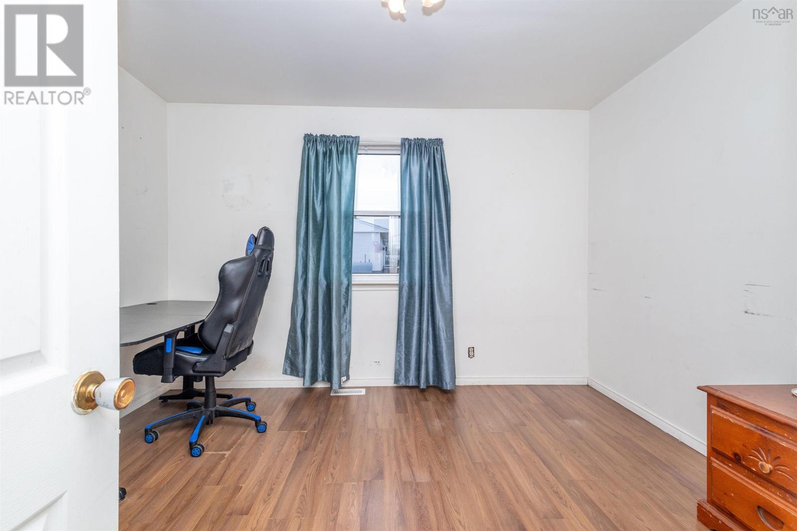 3461 Macleod Avenue, New Waterford, Nova Scotia  B1H 1K5 - Photo 15 - 202505118