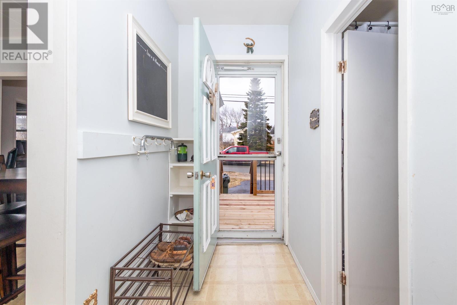 3461 Macleod Avenue, New Waterford, Nova Scotia  B1H 1K5 - Photo 19 - 202505118