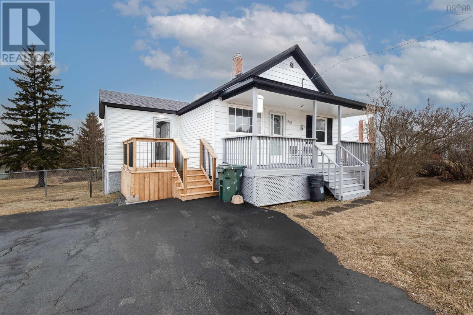 3461 Macleod Avenue, New Waterford, Nova Scotia  B1H 1K5 - Photo 2 - 202505118