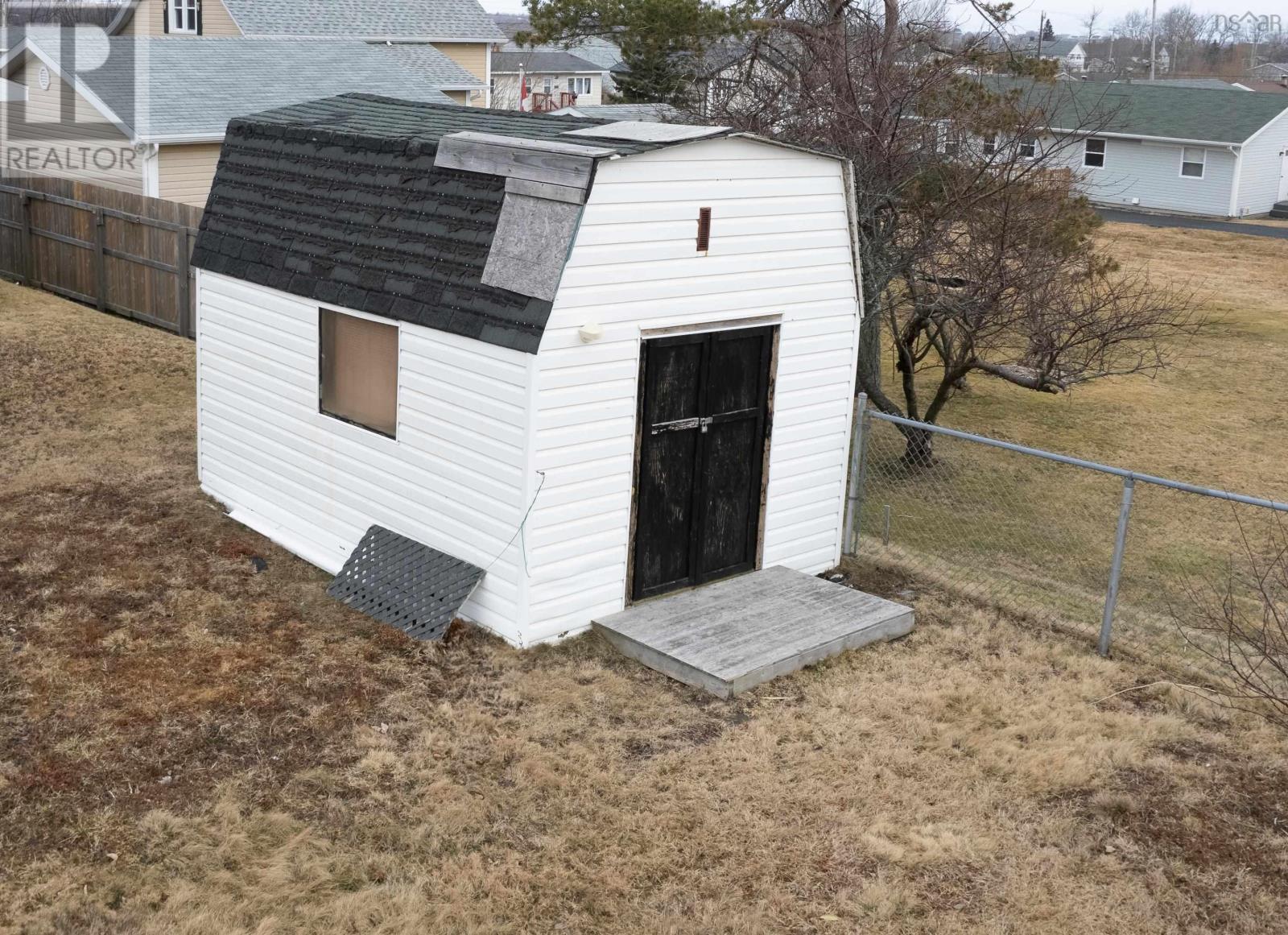 3461 Macleod Avenue, New Waterford, Nova Scotia  B1H 1K5 - Photo 25 - 202505118