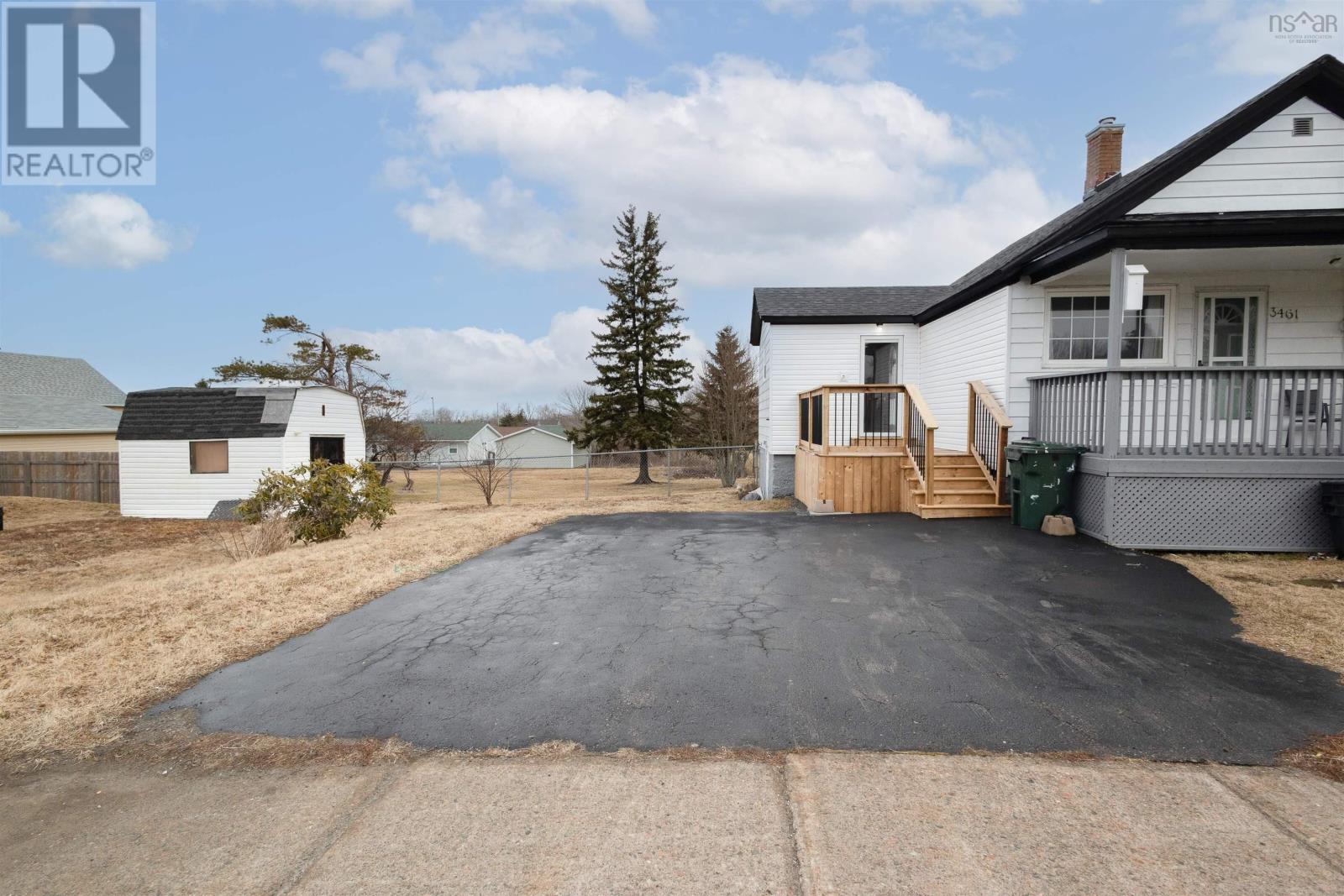 3461 Macleod Avenue, New Waterford, Nova Scotia  B1H 1K5 - Photo 3 - 202505118