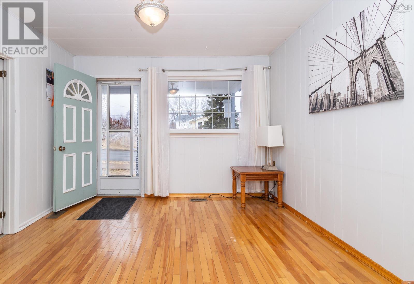 3461 Macleod Avenue, New Waterford, Nova Scotia  B1H 1K5 - Photo 7 - 202505118