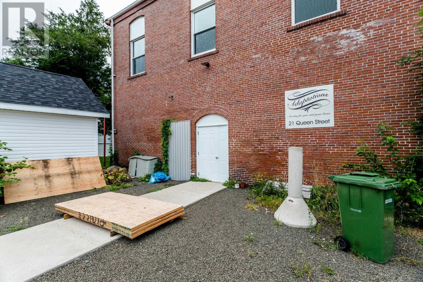 Property at 21 Queen Street image 4