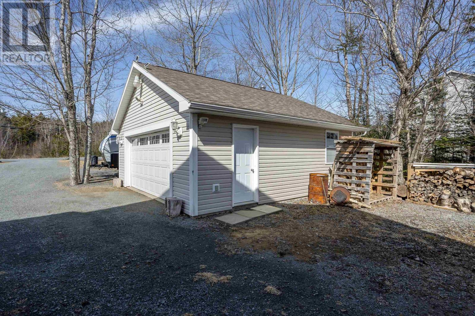 783 Perrin Drive, Fall River, Nova Scotia  B2T 1X8 - Photo 3 - 202505121