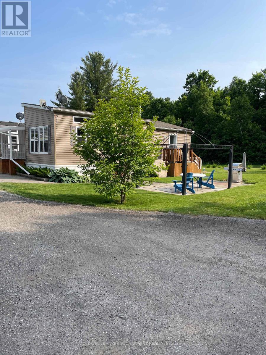 19 Cedar St. - 4449 Milburough Line, Burlington, Ontario  L7P 0C5 - Photo 2 - W11963235