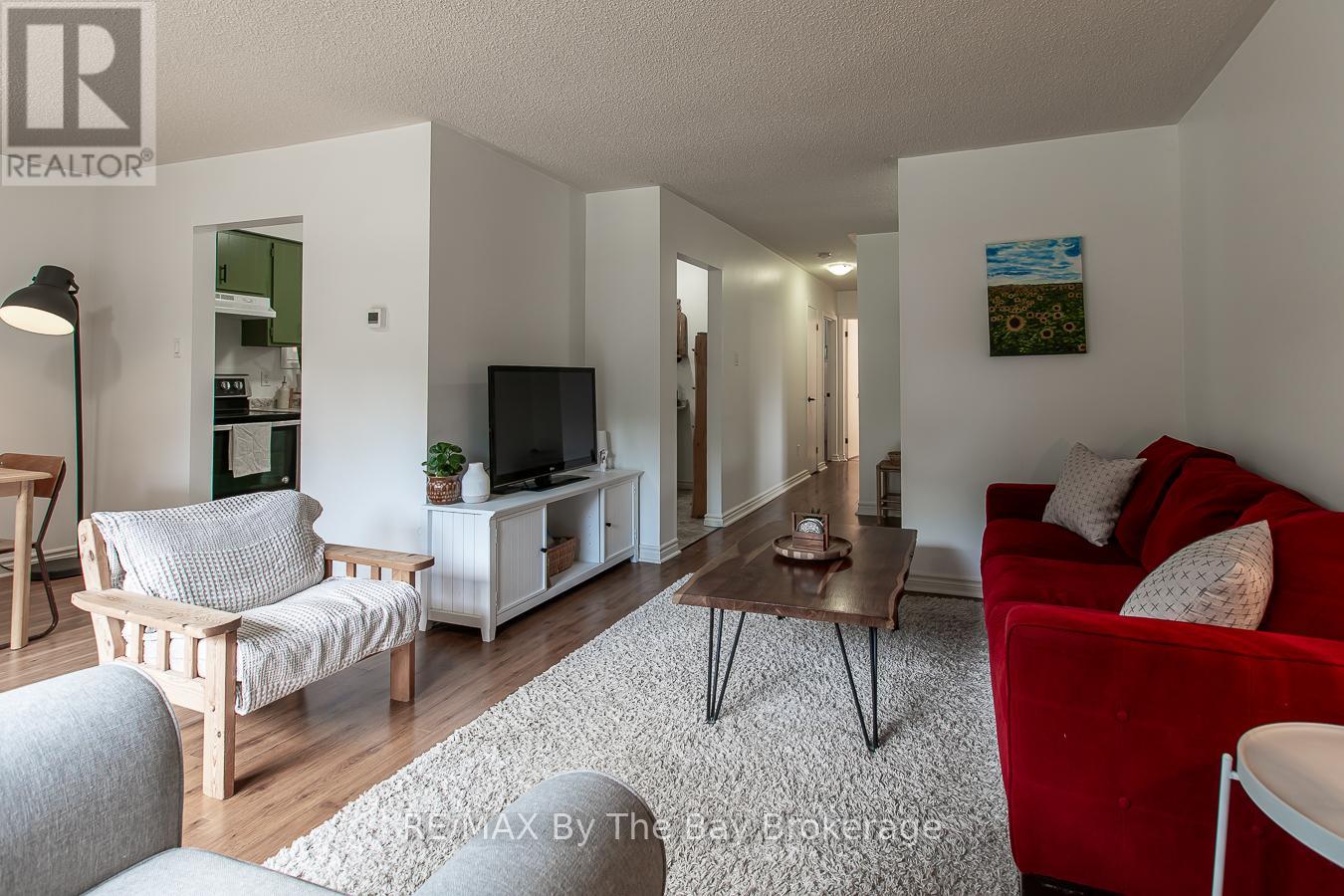 Property at 160 MELROSE AVENUE image 4