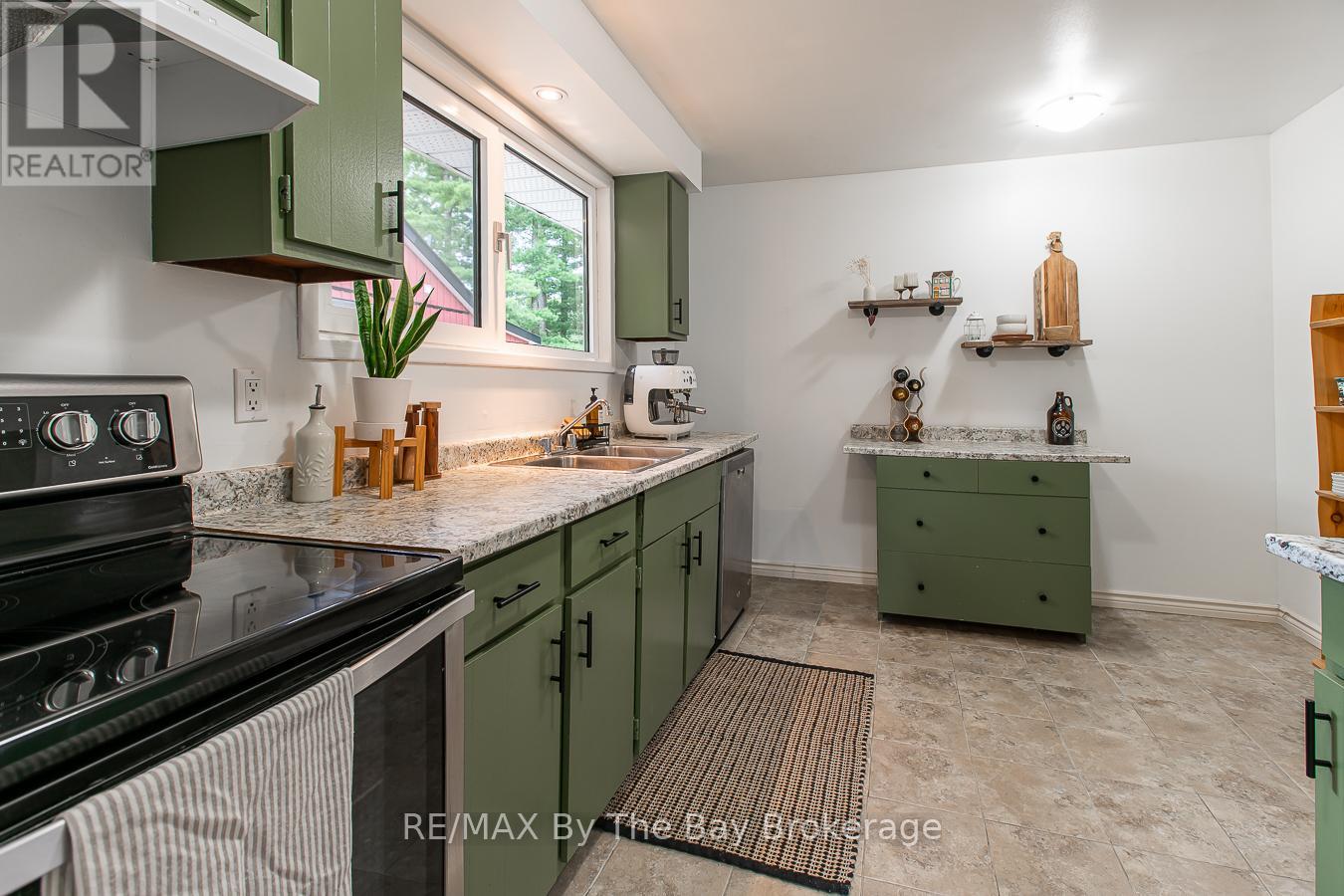 160 Melrose Avenue, Wasaga Beach, Ontario  L9Z 2T1 - Photo 8 - S12025109