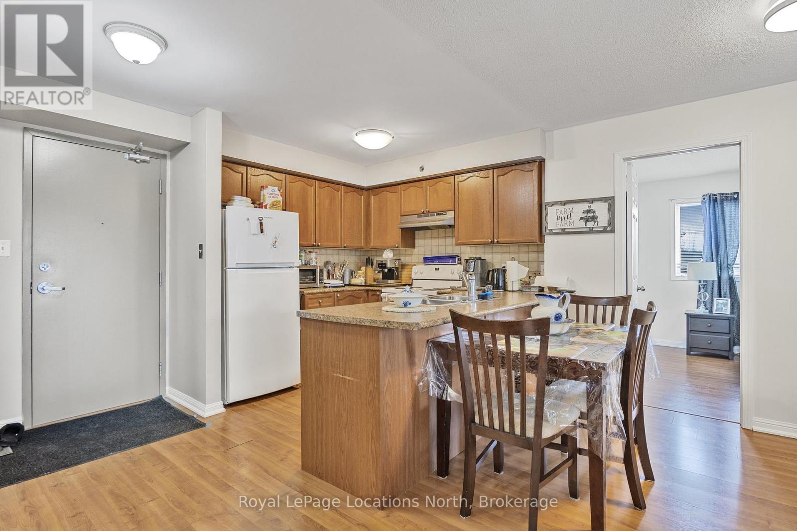 308 - 16 Westbury Road, Wasaga Beach, Ontario  L9Z 2N7 - Photo 5 - S12025119