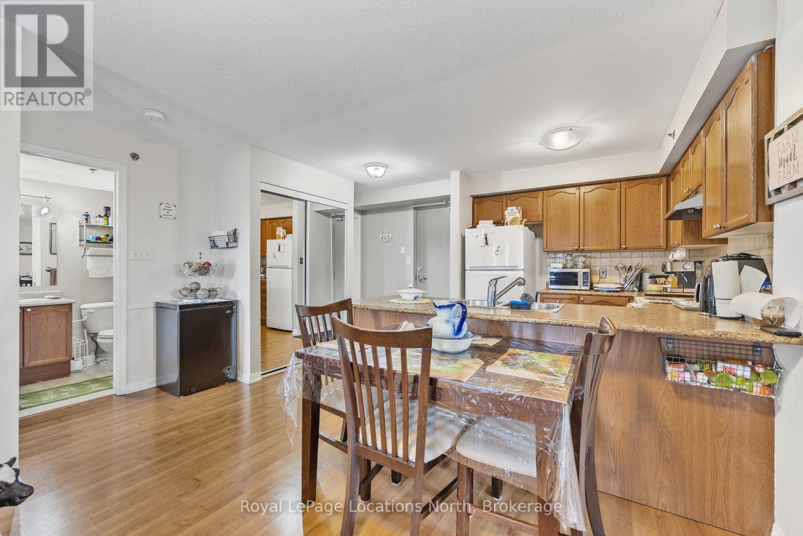 308 - 16 Westbury Road, Wasaga Beach, Ontario  L9Z 2N7 - Photo 6 - S12025119