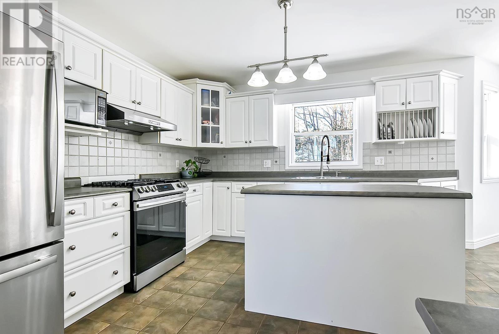 33 Serocco Crescent, Westphal, Nova Scotia  B2W 6G2 - Photo 7 - 202505128