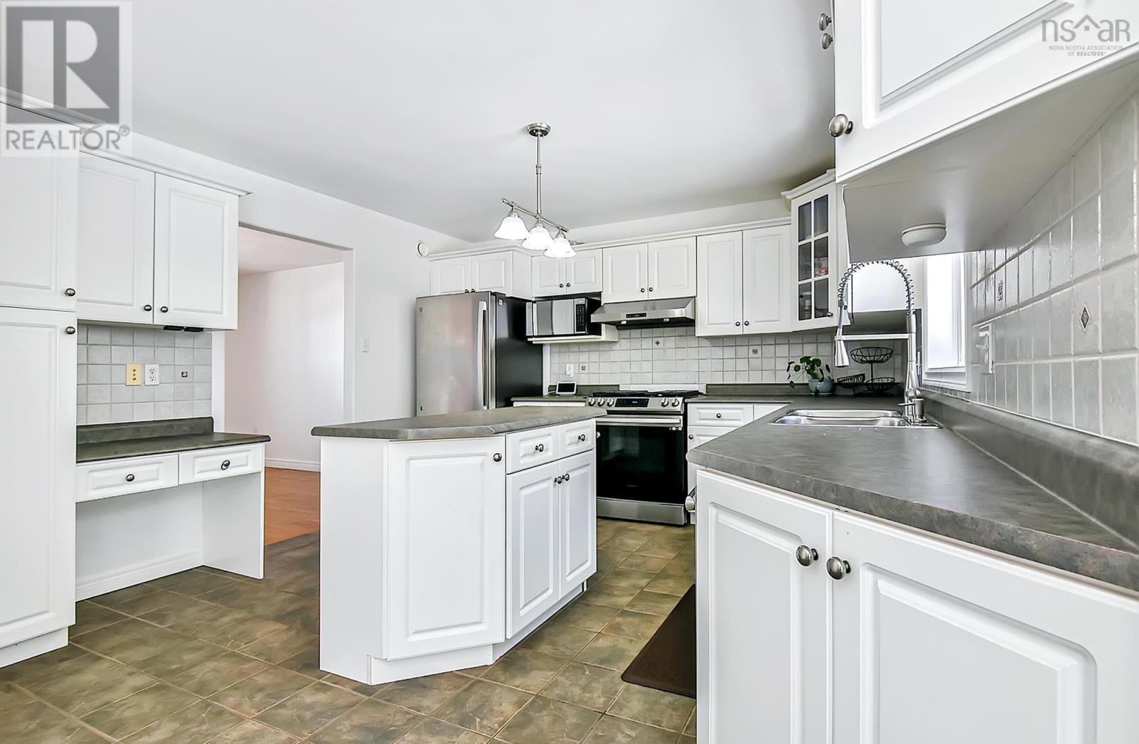 33 Serocco Crescent, Westphal, Nova Scotia  B2W 6G2 - Photo 8 - 202505128