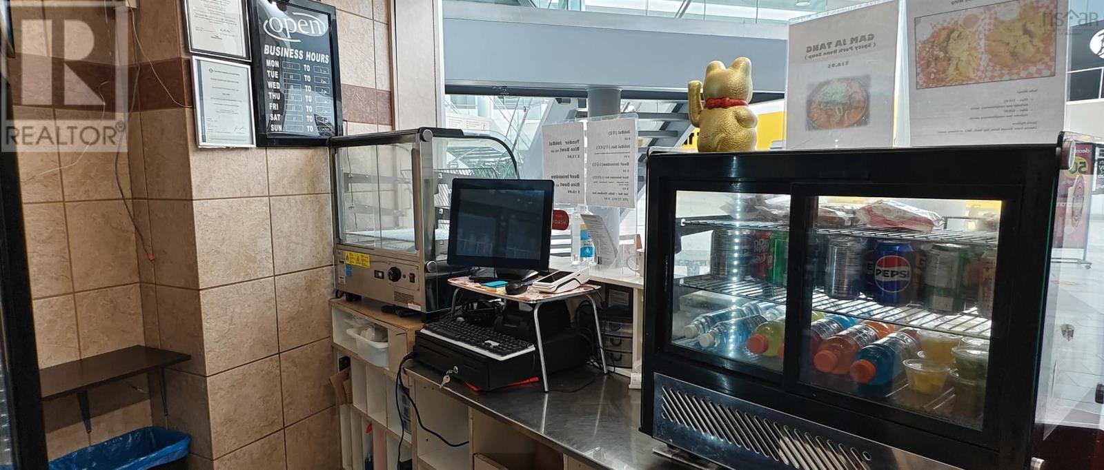 355 1658 Bedford Highway, Bedford, Nova Scotia  B4A 2X9 - Photo 2 - 202505129