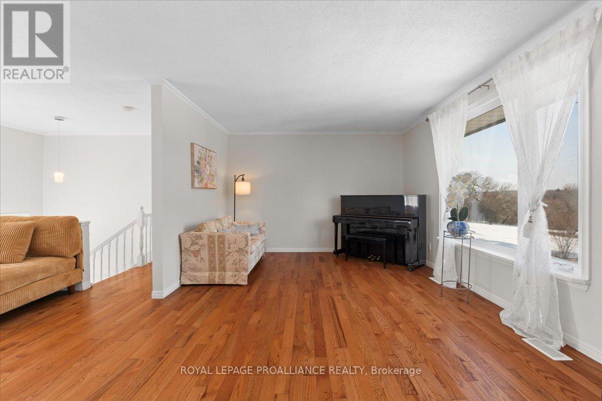 267 County Road 28, Prince Edward County, Ontario  K8N 4Z7 - Photo 23 - X12025144