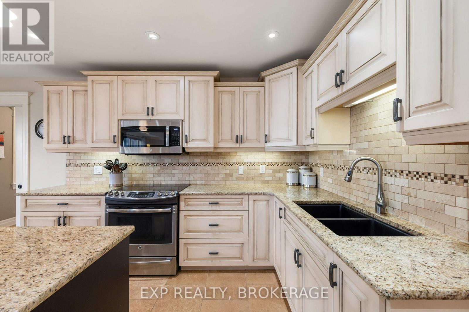 132 Kildare Avenue, Loyalist, Ontario  K7N 1Z5 - Photo 17 - X12025143