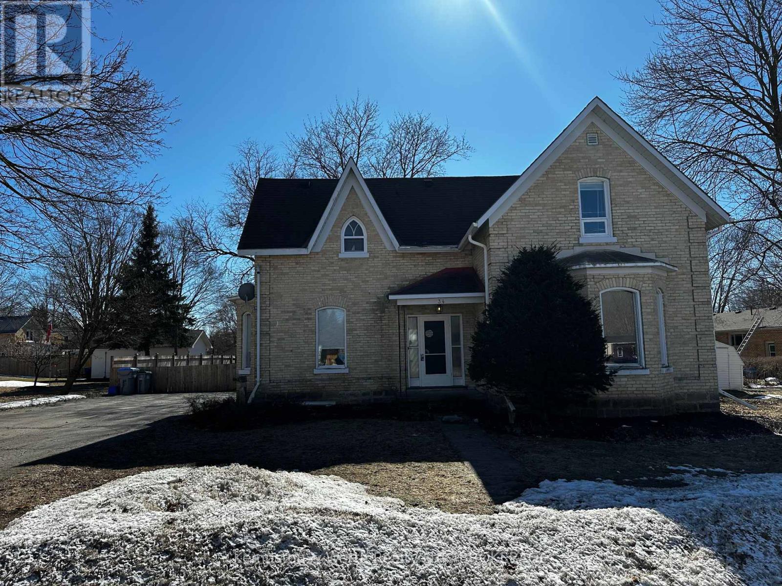 34 Queen Street W, Huron East (Brussels), Ontario  N0G 1H0 - Photo 2 - X11931400
